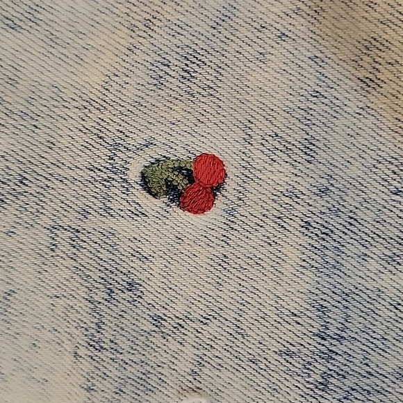 JUDY BLUE WHITEWASHED SHORTS - 3XL - Picture 2 of 4